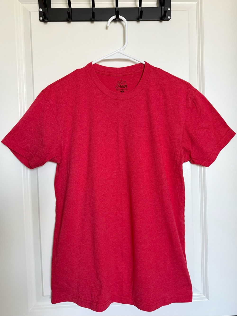 Fresh Clean Tees Men’s Crew Neck T-shirt - Red